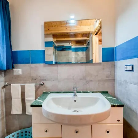 Casolare Giardino Aiarella Apartment