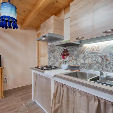 Apartment Casolare Giardino Aiarella