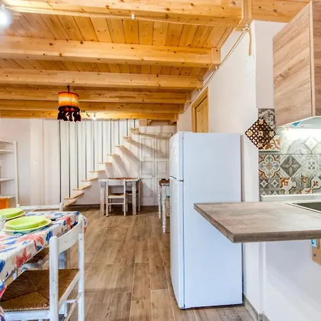Casolare Giardino Aiarella-assunta Apartment